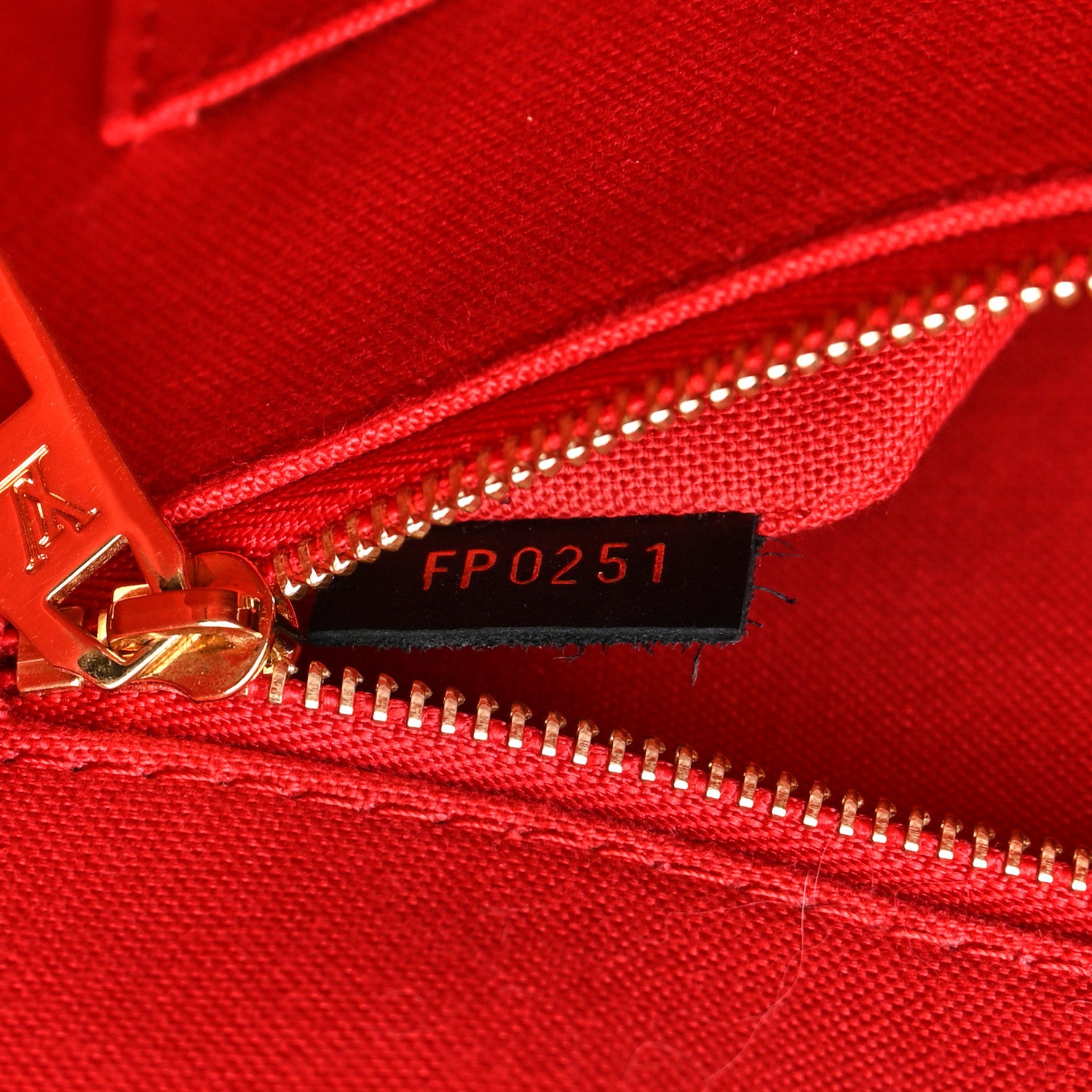 Louis Vuitton Reverse Monogram Giant Onthego MM 7 of 15