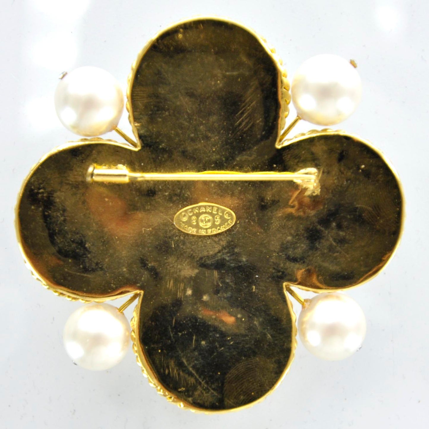 Gripoix Poured Glass Pearl Brooch Gold
