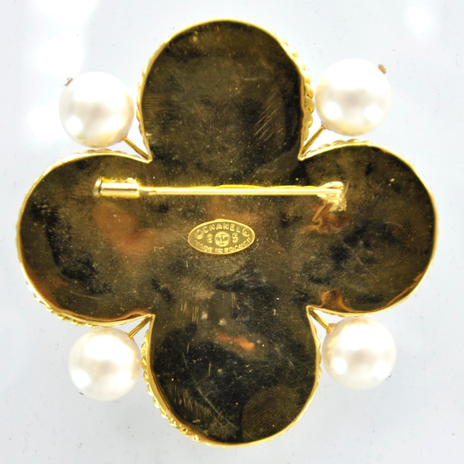 Chanel Gripoix Poured Glass Pearl Brooch Gold 2 of 5