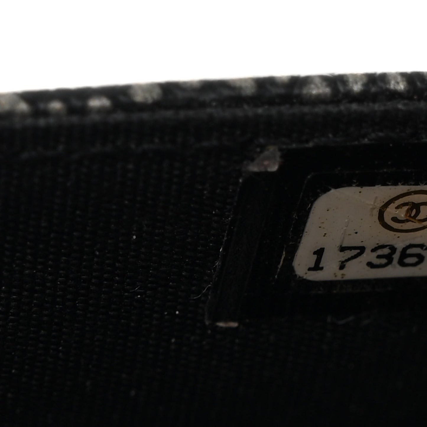 Metallic Caviar Timeless CC Wallet On Chain WOC Grey