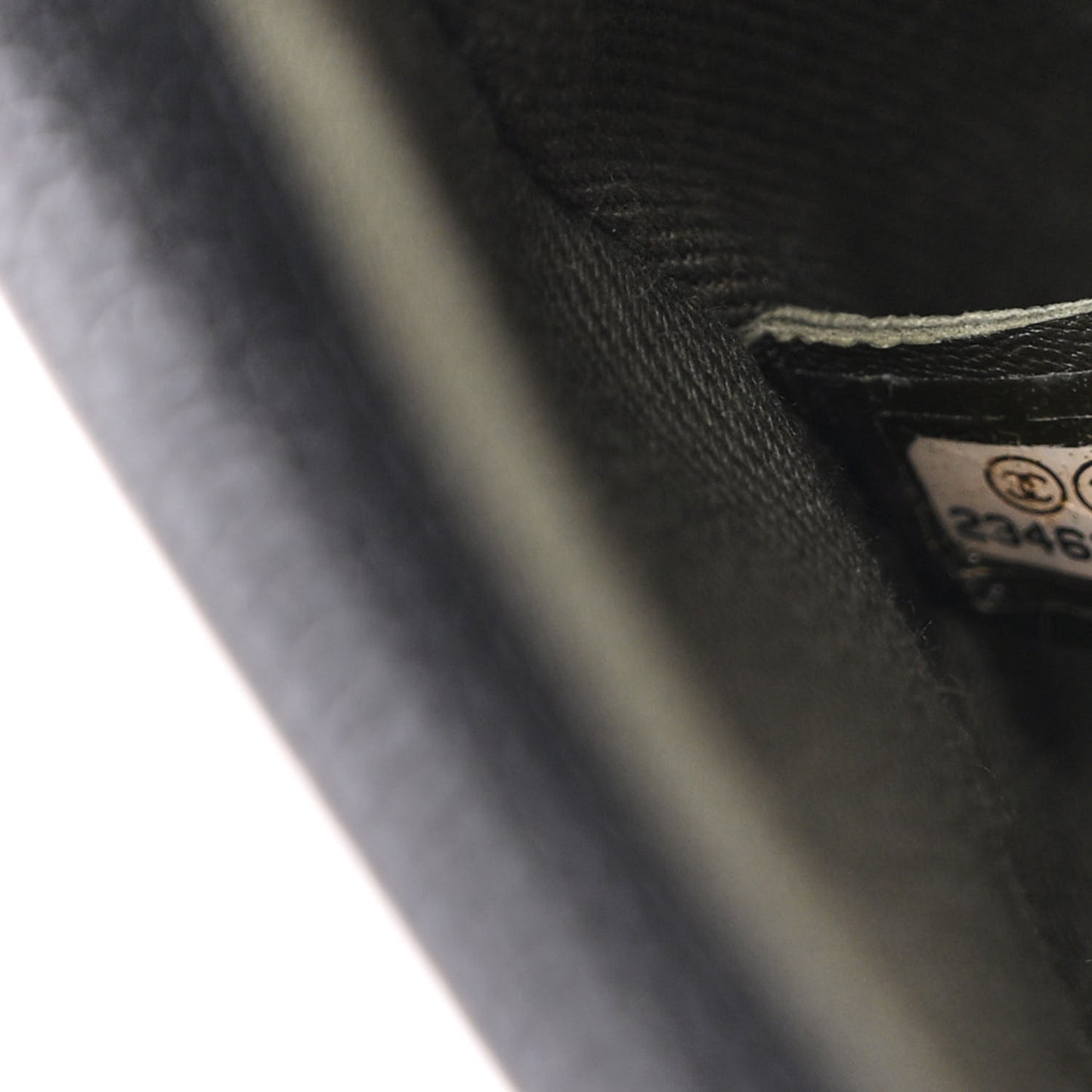 Caviar Quilted Medium Boy Flap Black