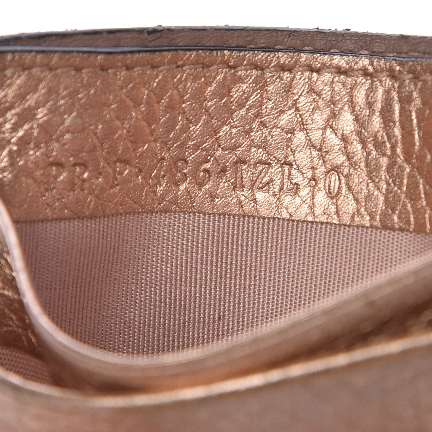 Valentino Garavani Metallic Pebbled Calfskin Rockstud Card Holder Rame 7 of 8