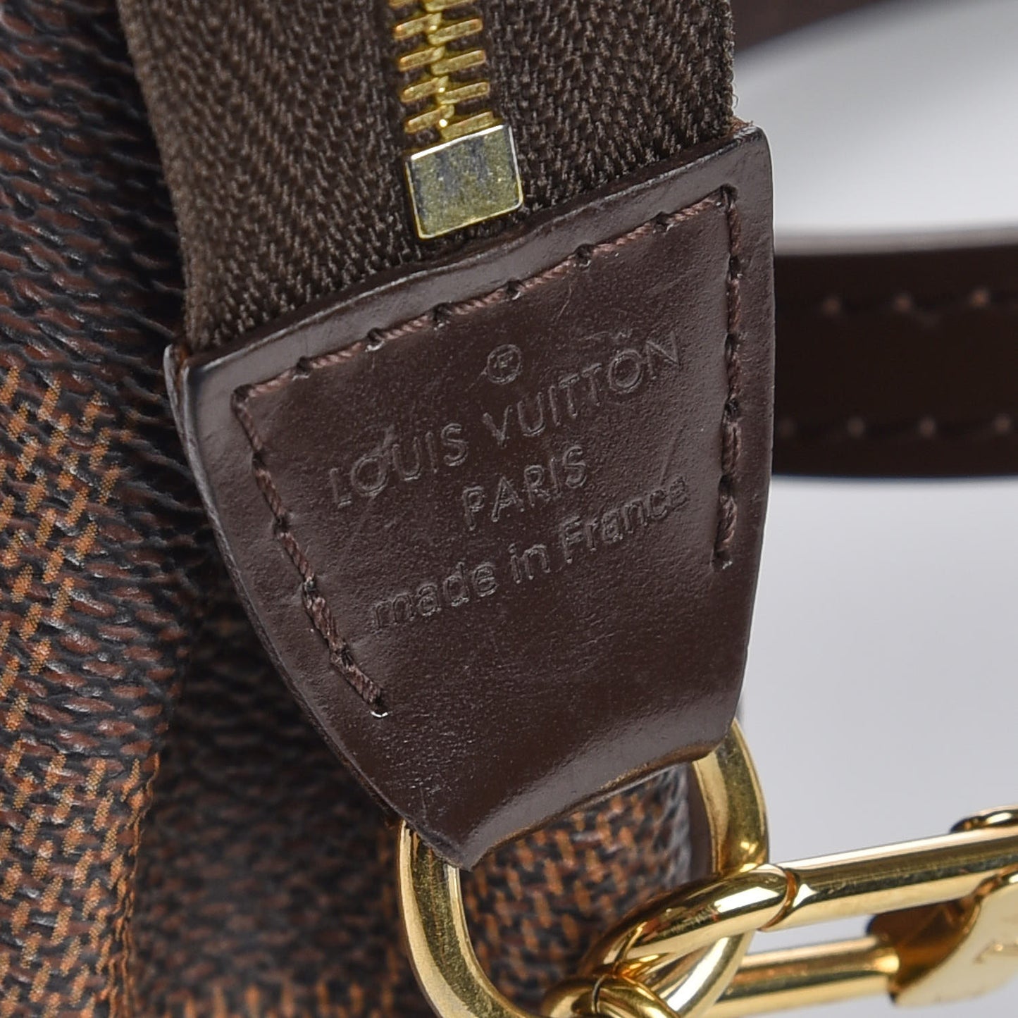 Damier Ebene Eva Clutch