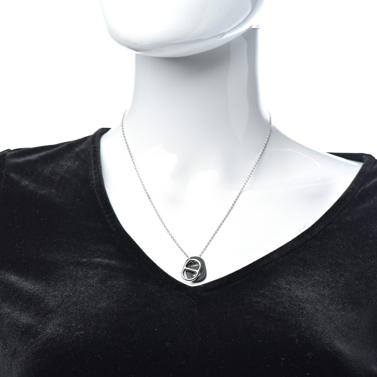Hermes Swift O'Maillon Pendant Necklace Black 2 of 5
