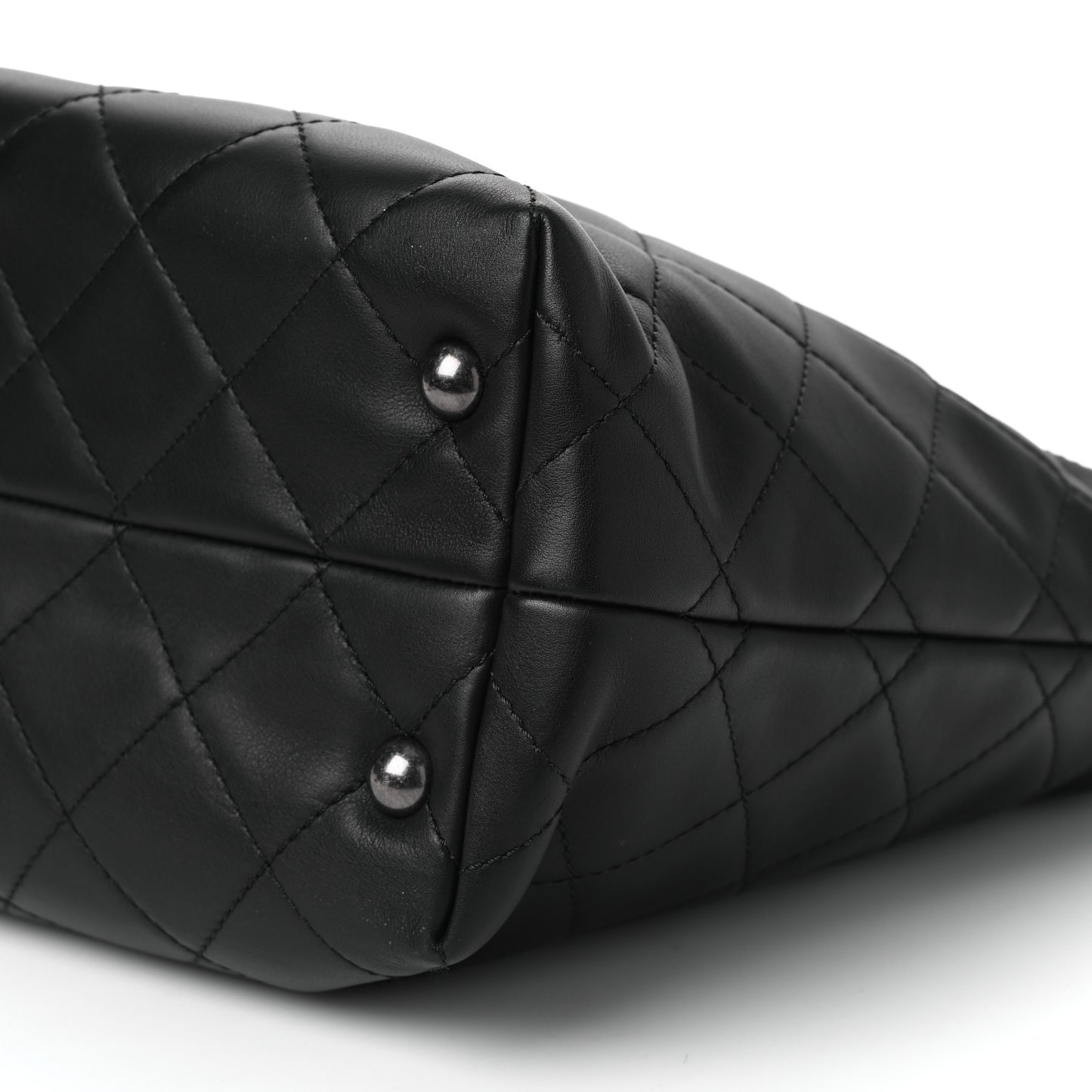 Calfskin Quilted Large Shopping In Chains Tote Black