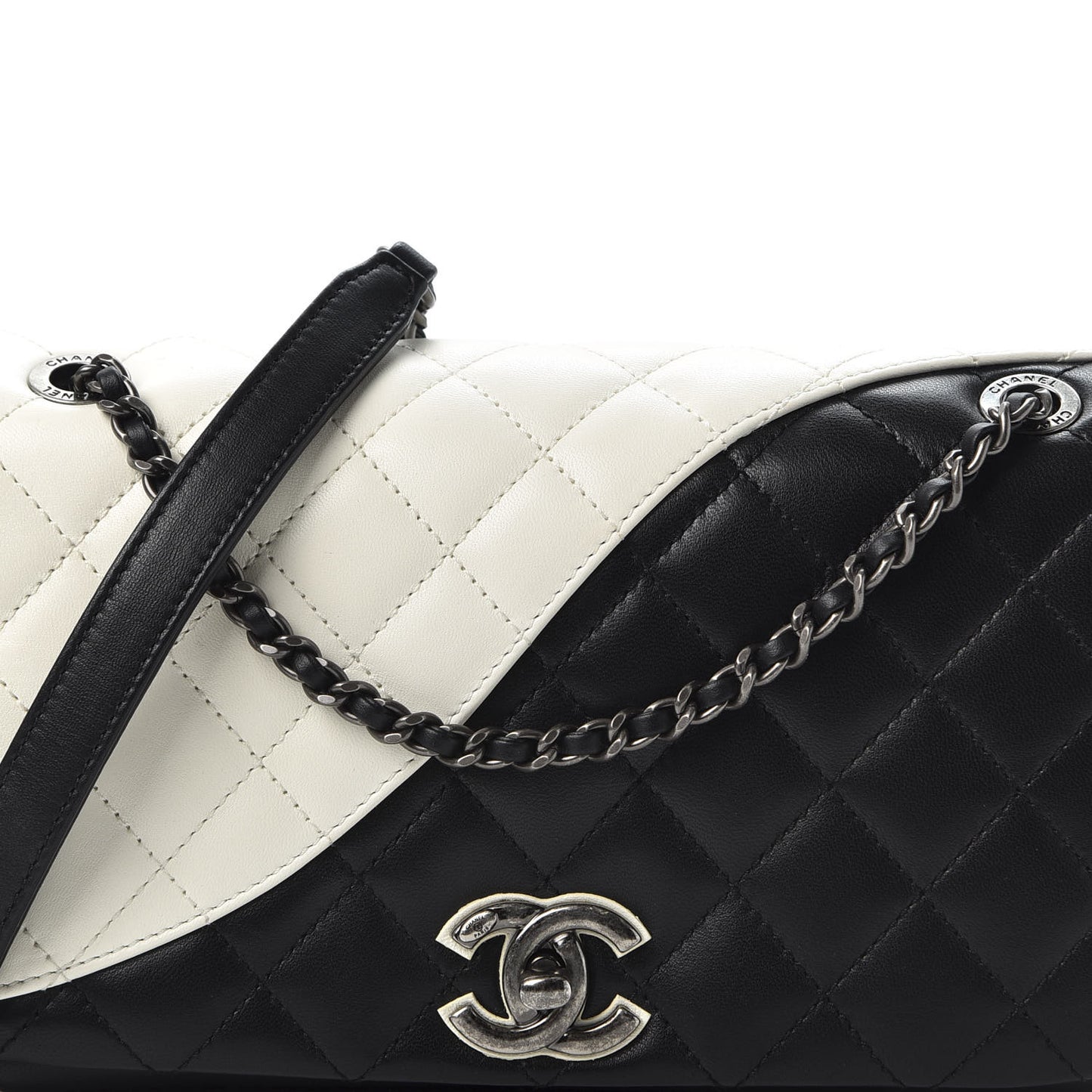 Lambskin Quilted Yin Yang Shoulder Bag Ivory Black