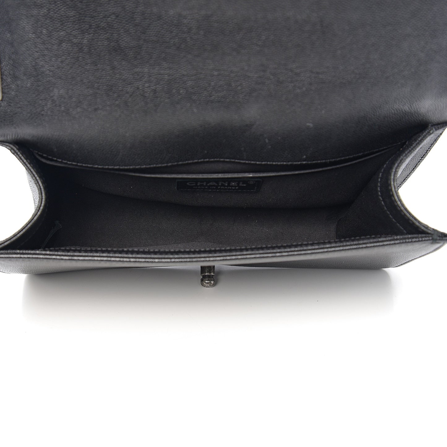 Caviar Quilted Medium Boy Flap Black