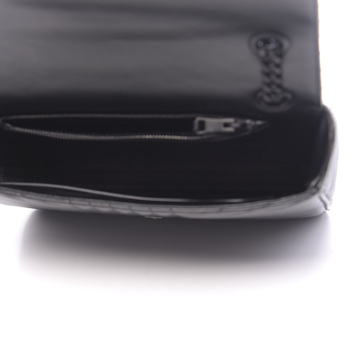 Soft Calf Impunture Diagramme Flap Black