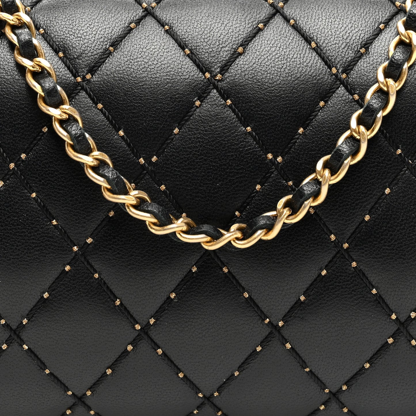 Lambskin Quilted Chain Around Clutch Black
