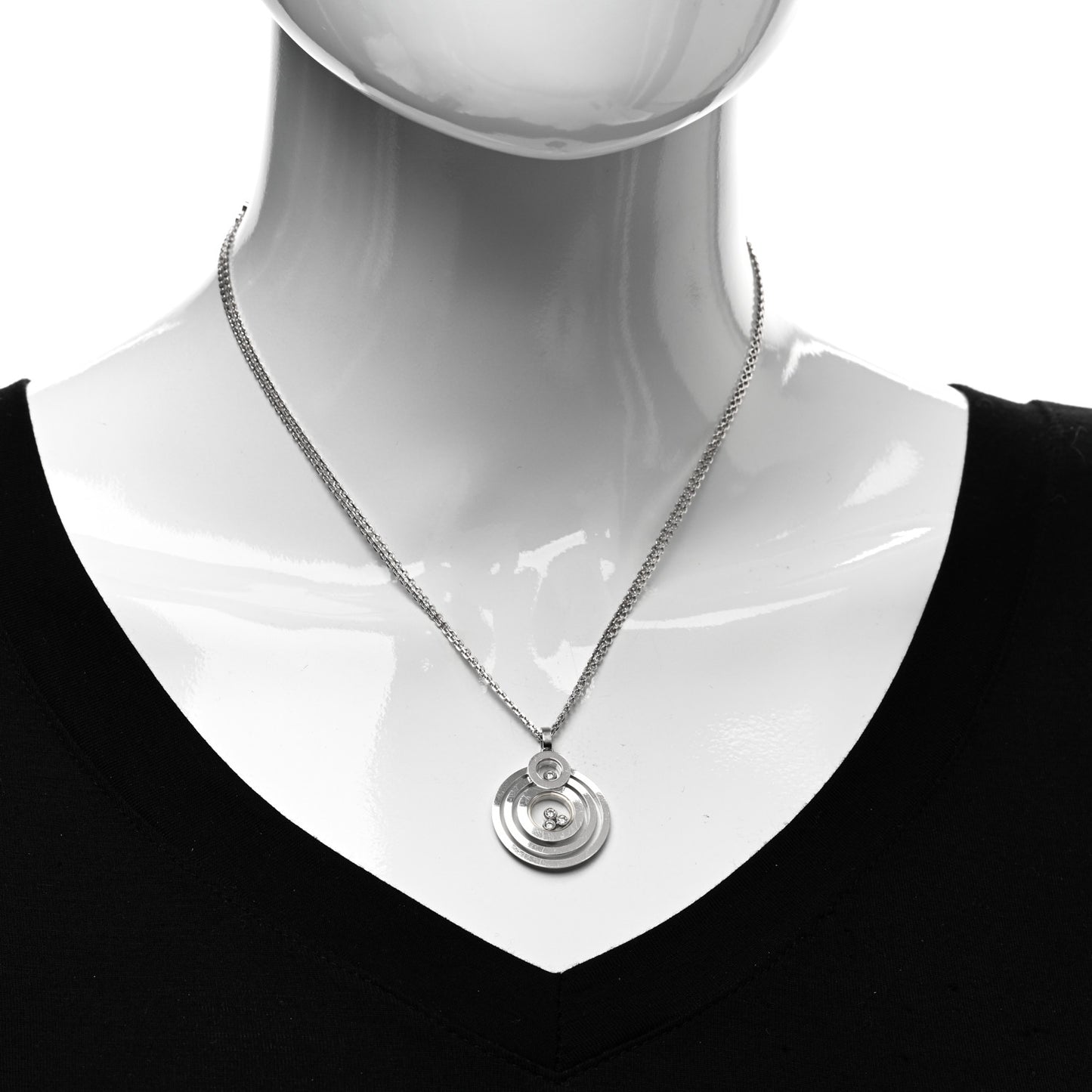 18K White Gold Happy Diamonds Circle Pendant Necklace