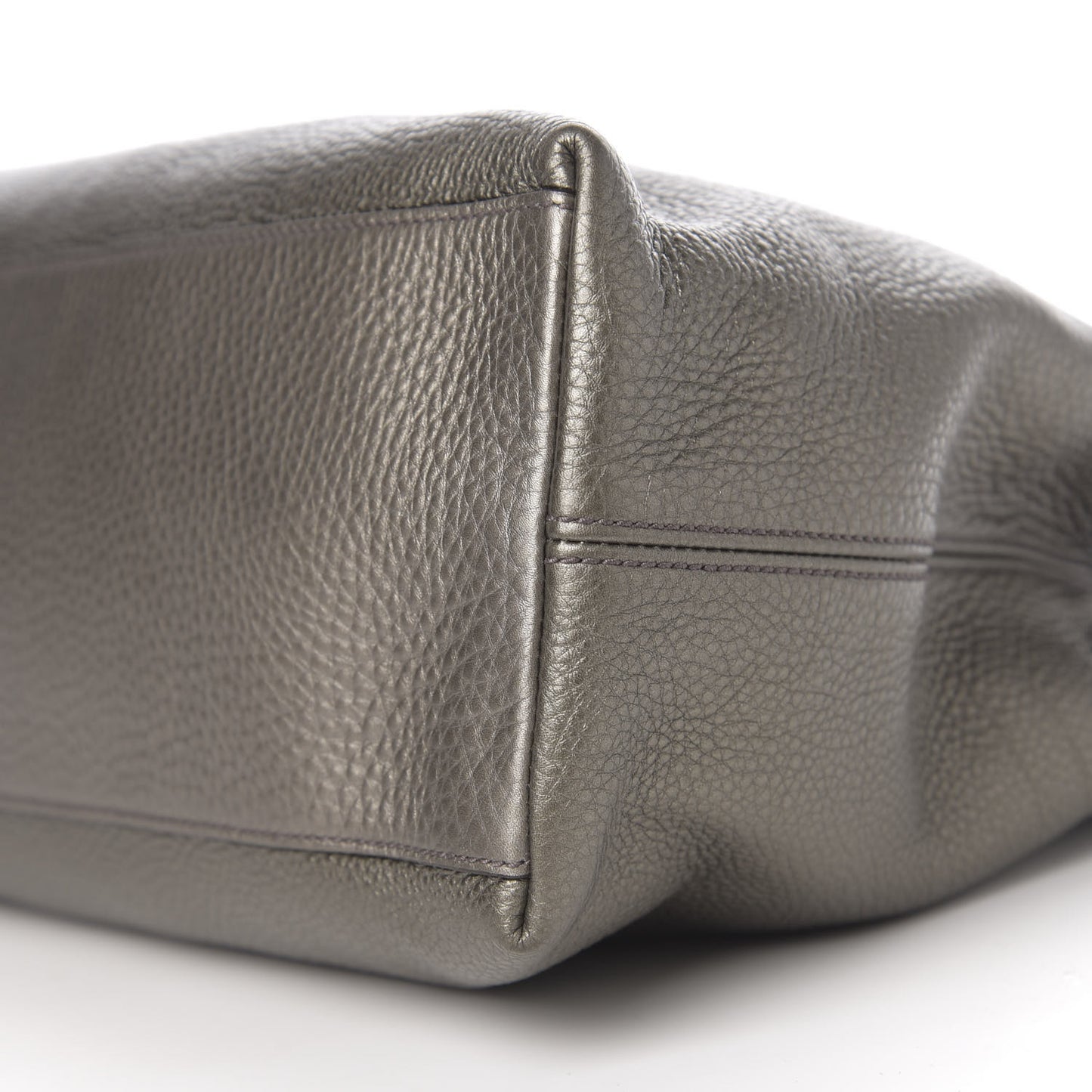 Metallic Pebbled Calfskin Medium Soho Chain Shoulder Bag Sasso