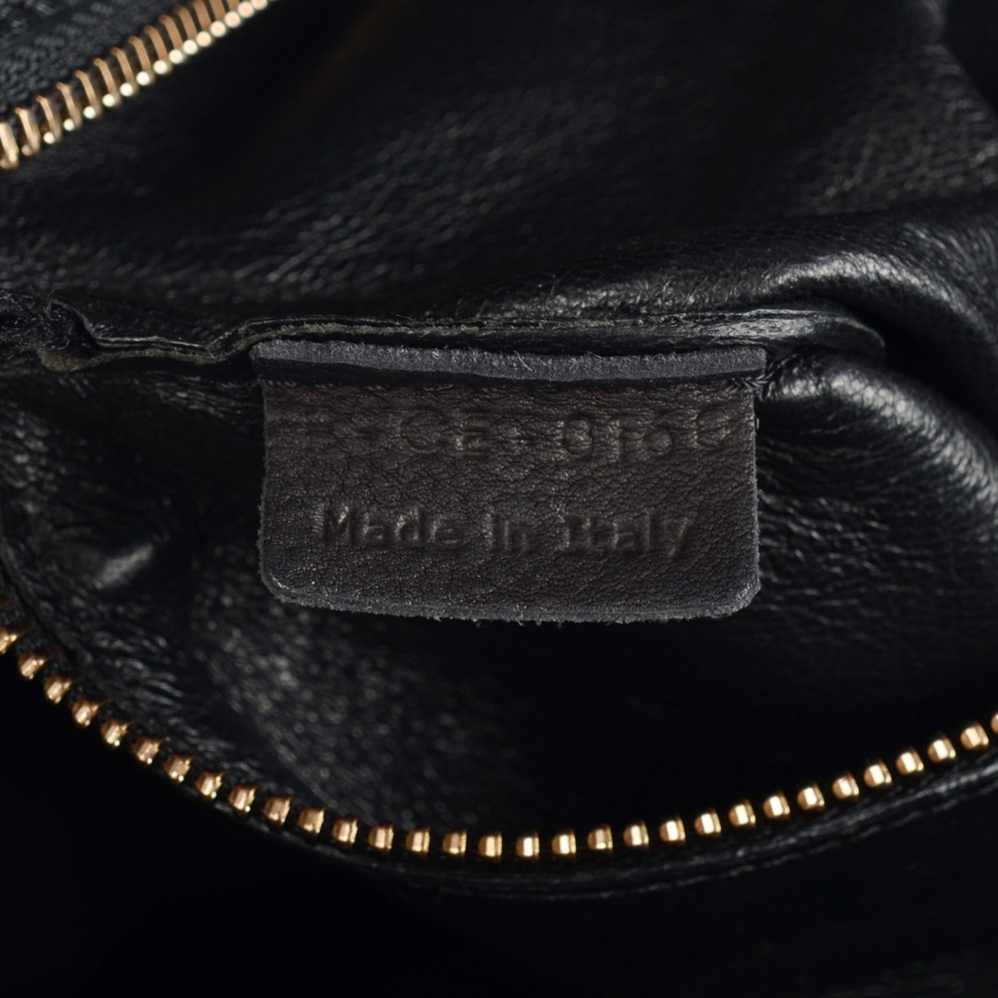 Smooth Calfskin Medium Luggage Black
