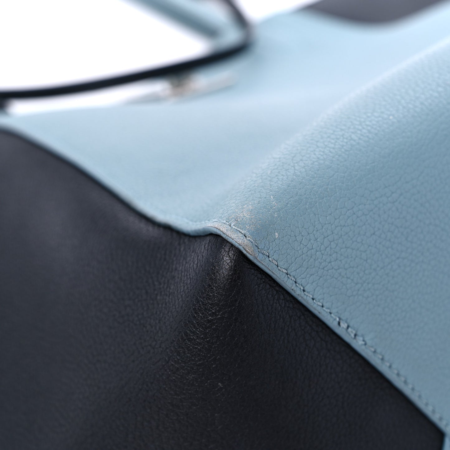 Calfskin Lockme Cabas Sky Black