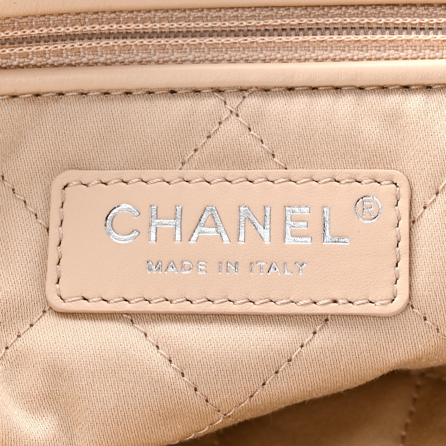 Chanel Shiny Calfskin Quilted Chanel 22 White 7 of 11