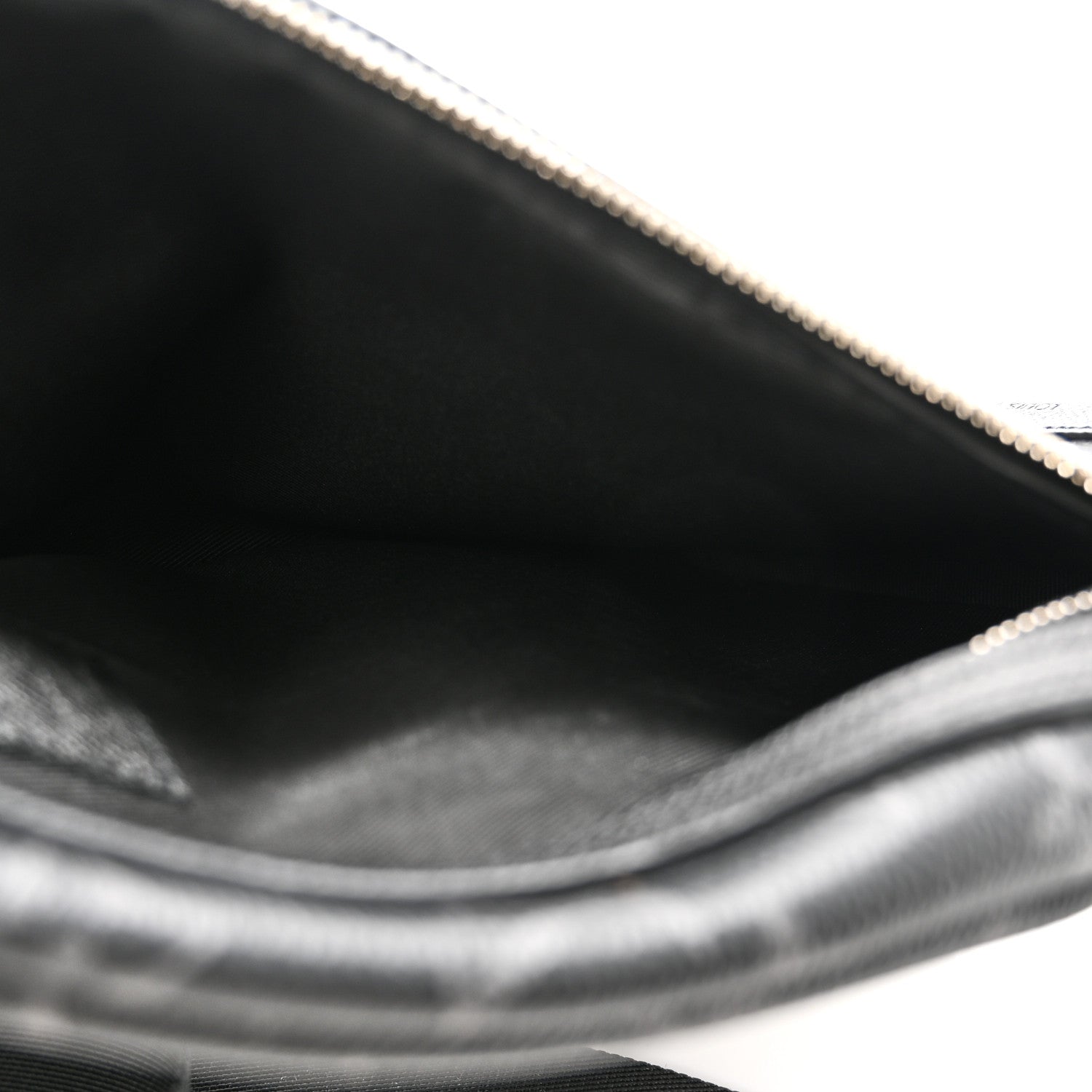 Louis Vuitton Taigarama Duo Slingbag Black 5 of 10
