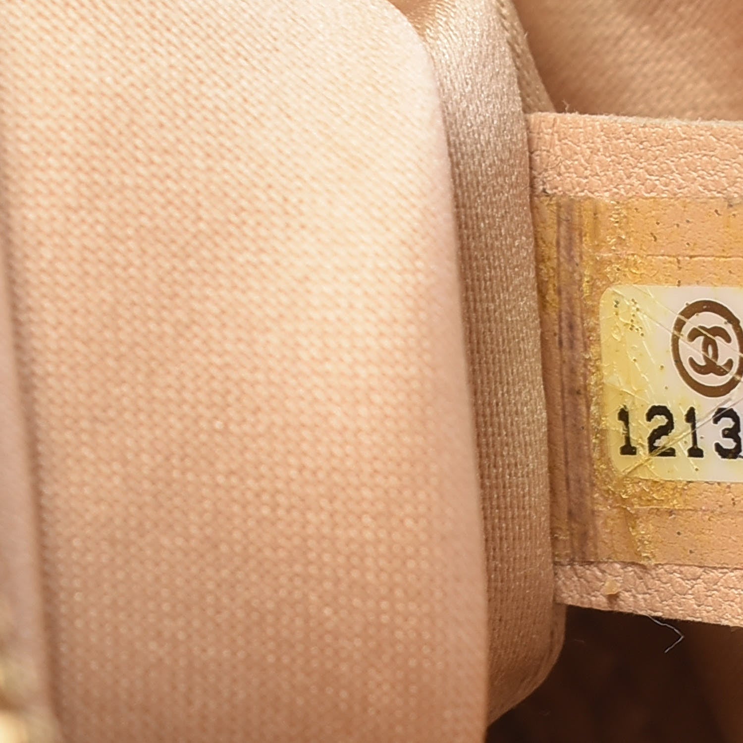 Chanel Calfskin Rodeo Drive Hobo White 7 of 12