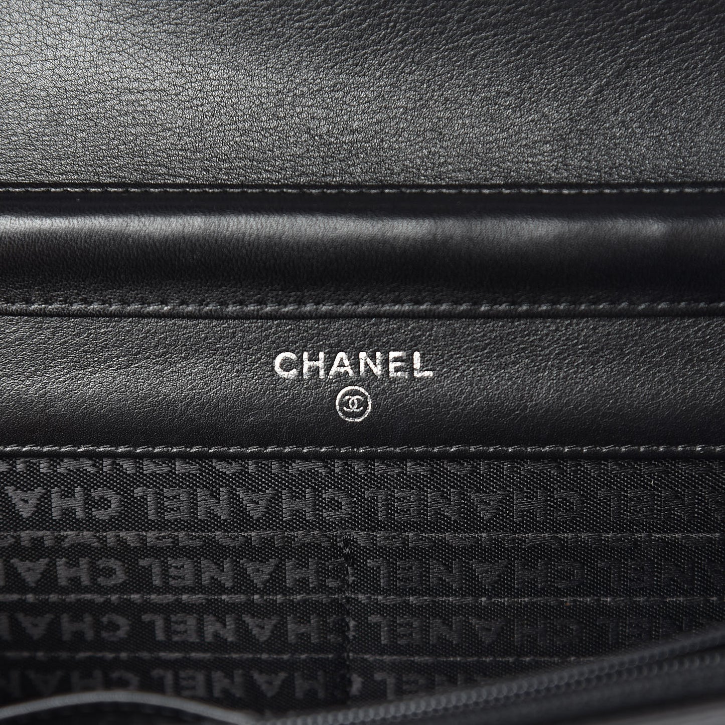 Lambskin Embossed Lax Wallet On Chain WOC Black