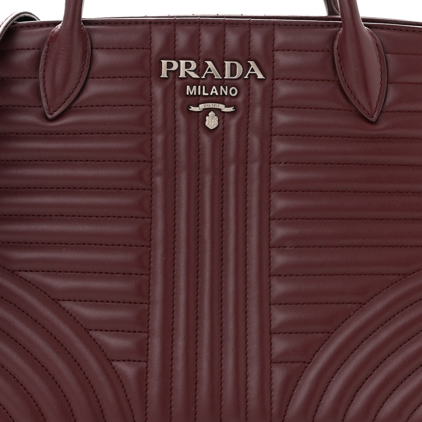 Soft Calfskin Impunture Diagramme Tote Granato