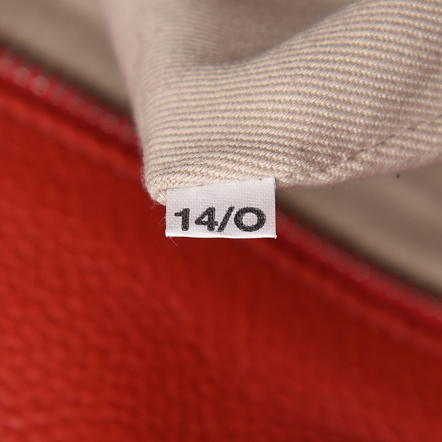 Prada Vitello Daino Hobo Lacca 8 of 8