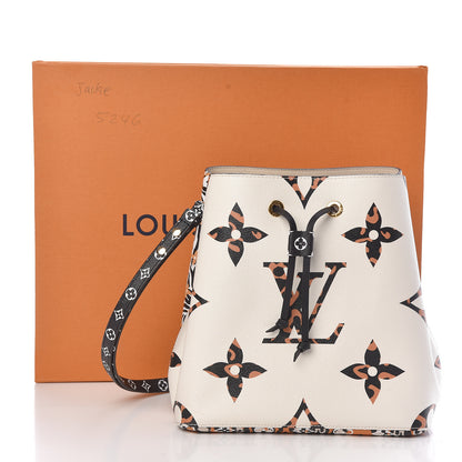 Louis Vuitton Monogram Giant Jungle NéoNoé Ivory 10 of 10
