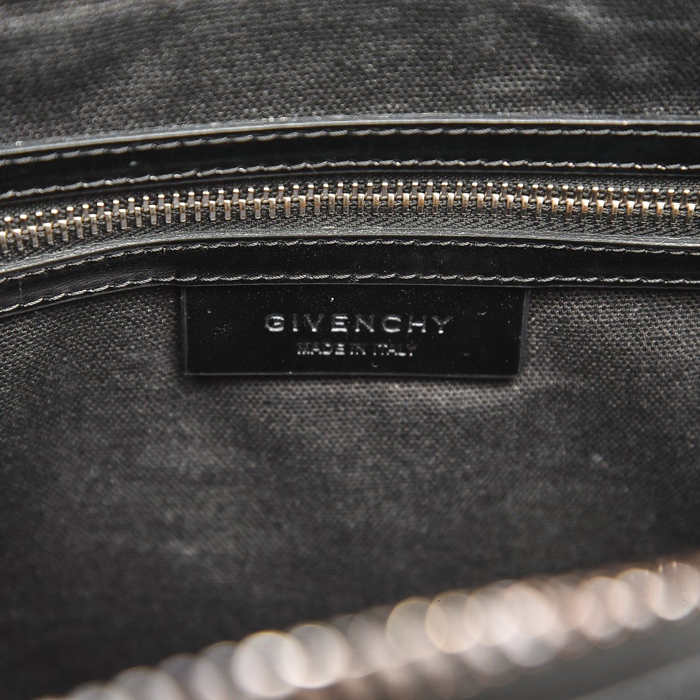 Shiny Lord Calfskin Medium Antigona Black