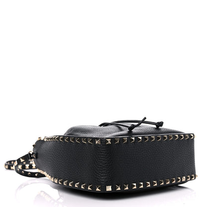 Valentino Garavani Grained Calfskin Rockstud Bucket Bag Black 4 of 15