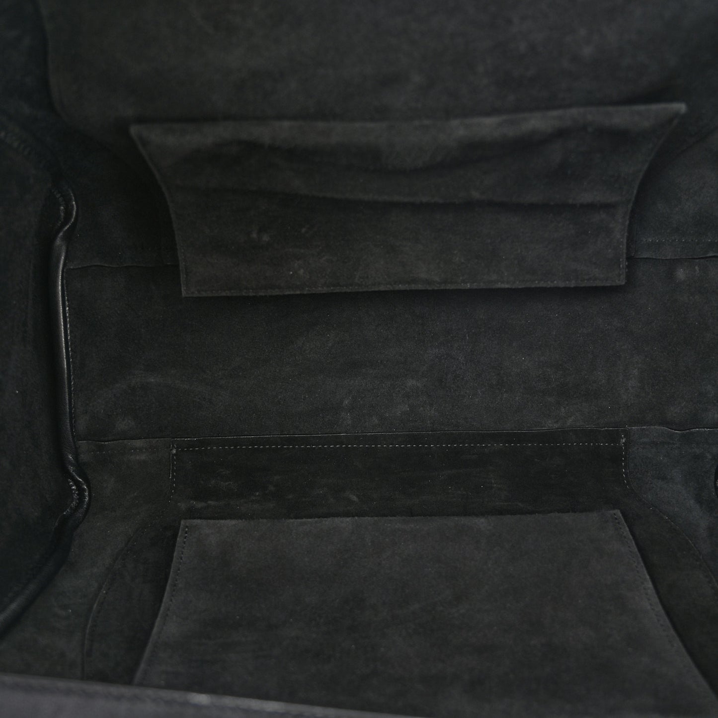 Supple Shiny Lambskin Medium Smiling New Luggage Black