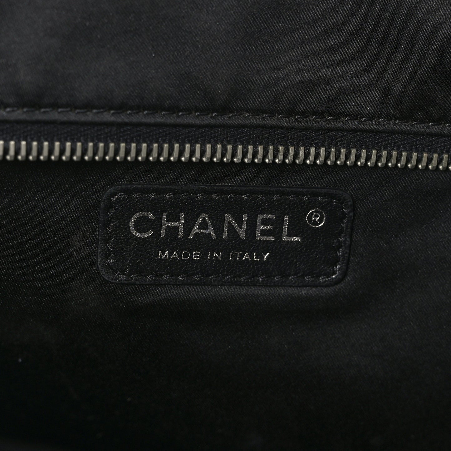 Vinyl Quilted Frozen Shopping Tote Black