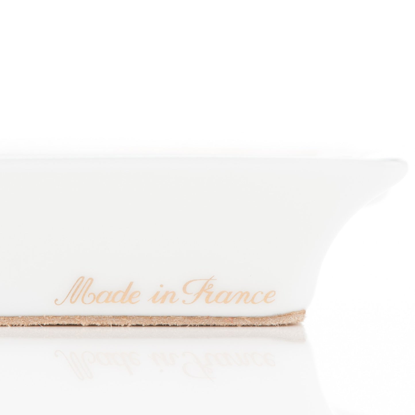 Porcelain Mini Chevaux A La Couverture Ashtray