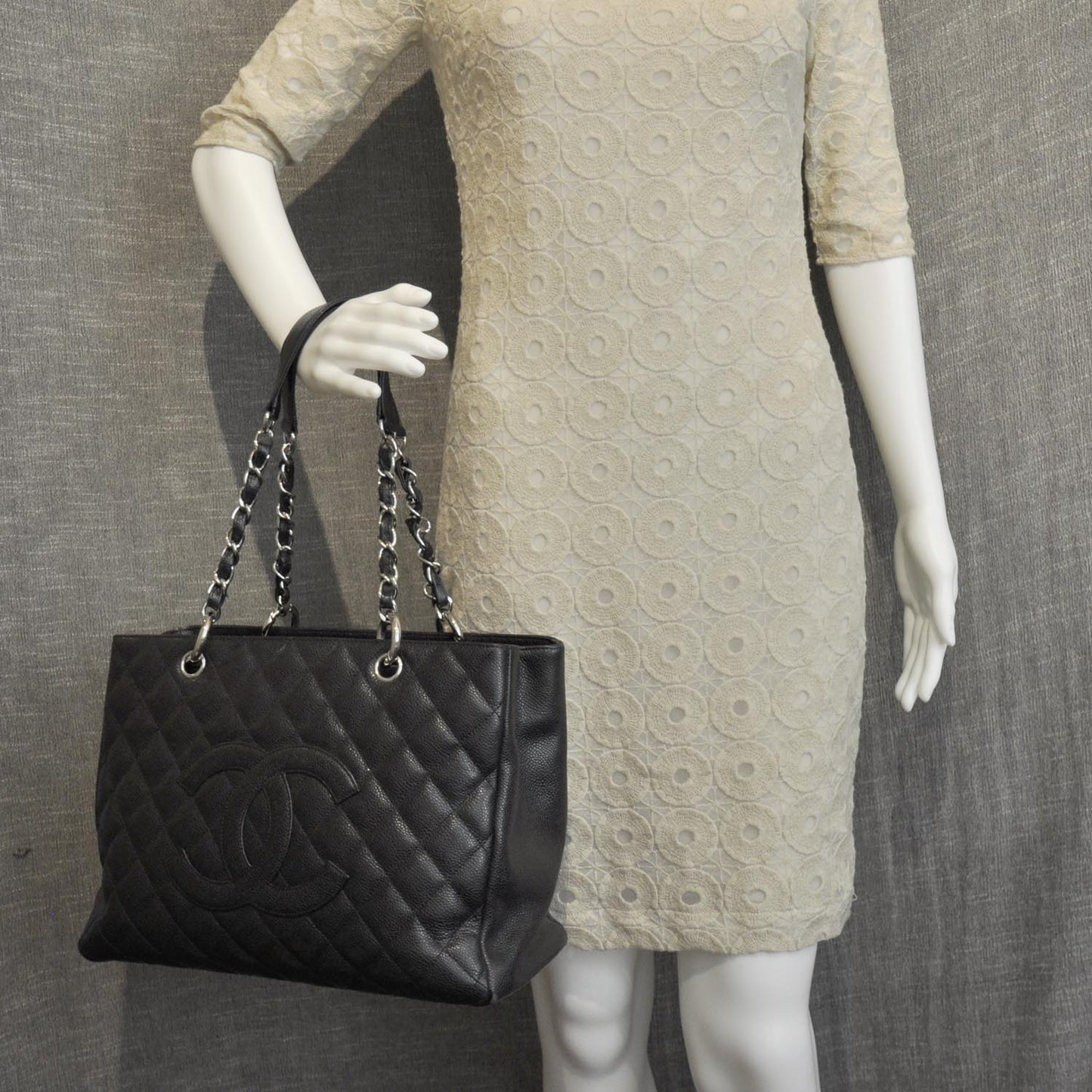 Caviar Quilted Grand Shopping Tote GST Black
