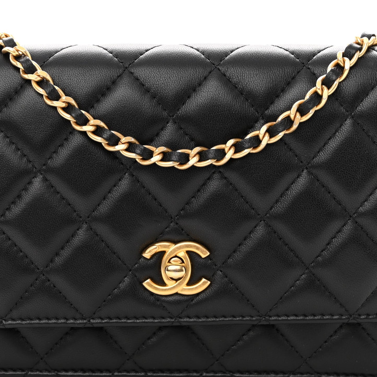 Lambskin Quilted Pearl Crush Wallet On Chain WOC Black