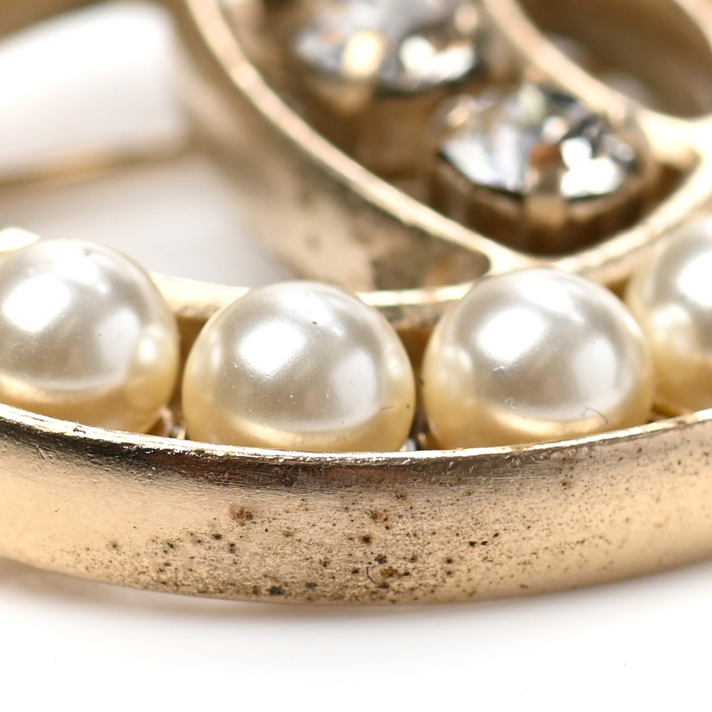 Pearl Crystal CC Brooch Gold Pearly White
