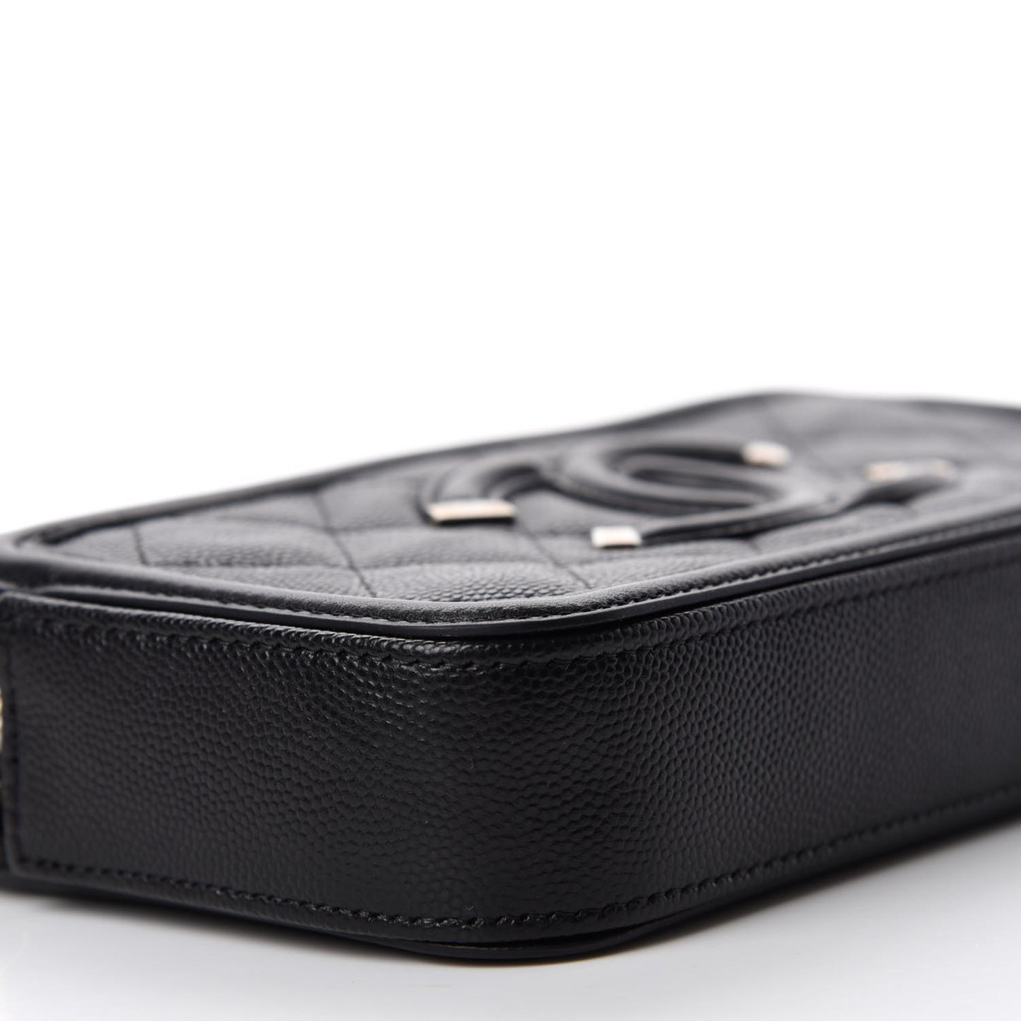 Caviar Quilted CC Filigree Clutch With Chain Black
