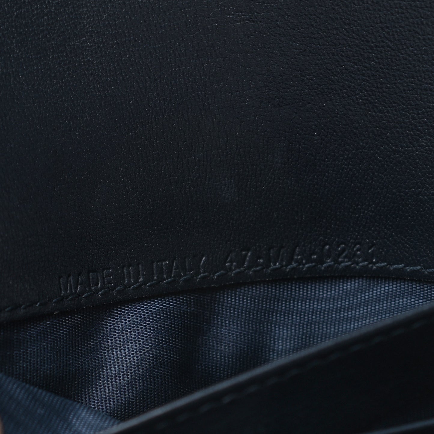 Oblique Saddle Chain Long Wallet Blue