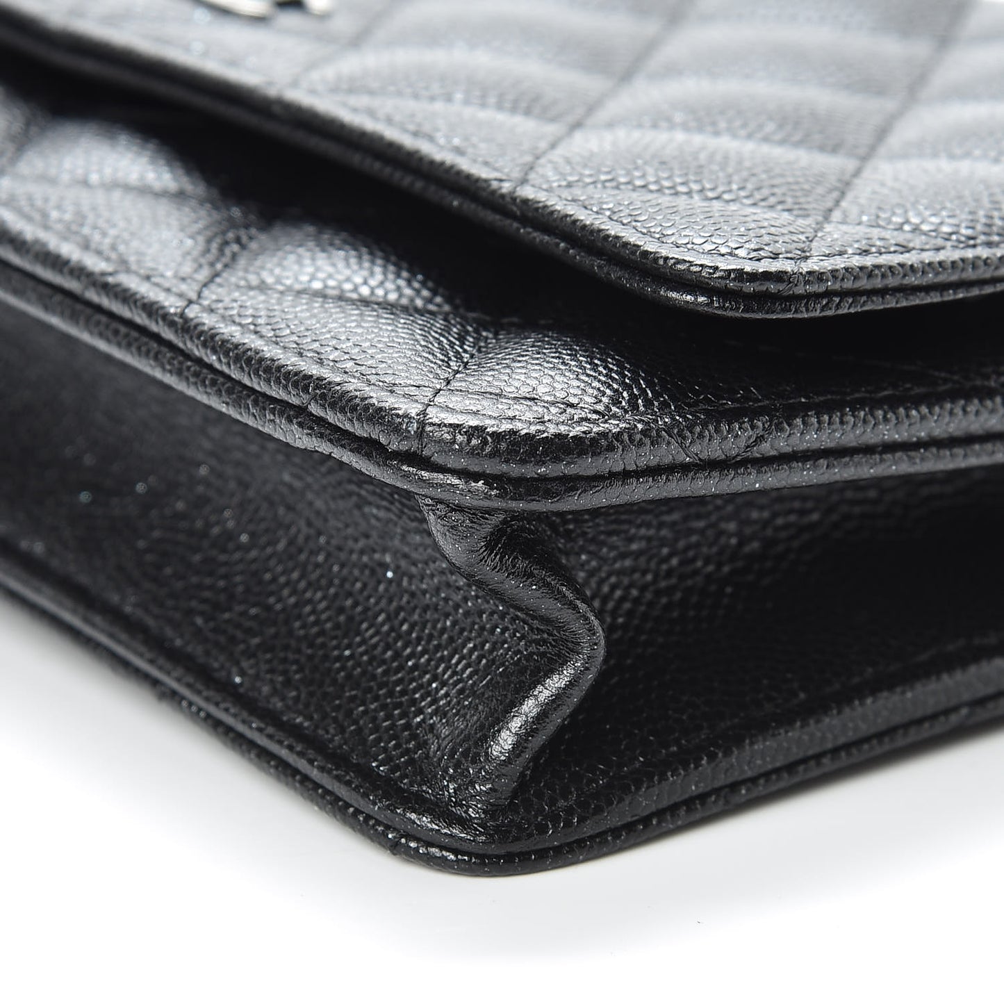 Iridescent Caviar Quilted Wallet On Chain WOC Black