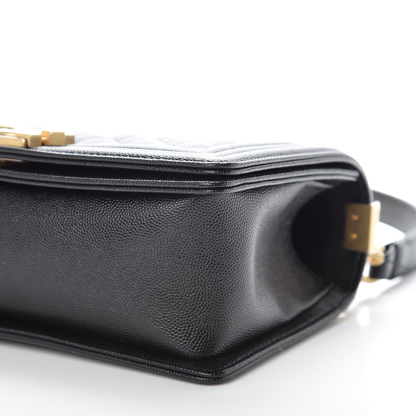 Caviar Quilted Medium Boy Flap Black