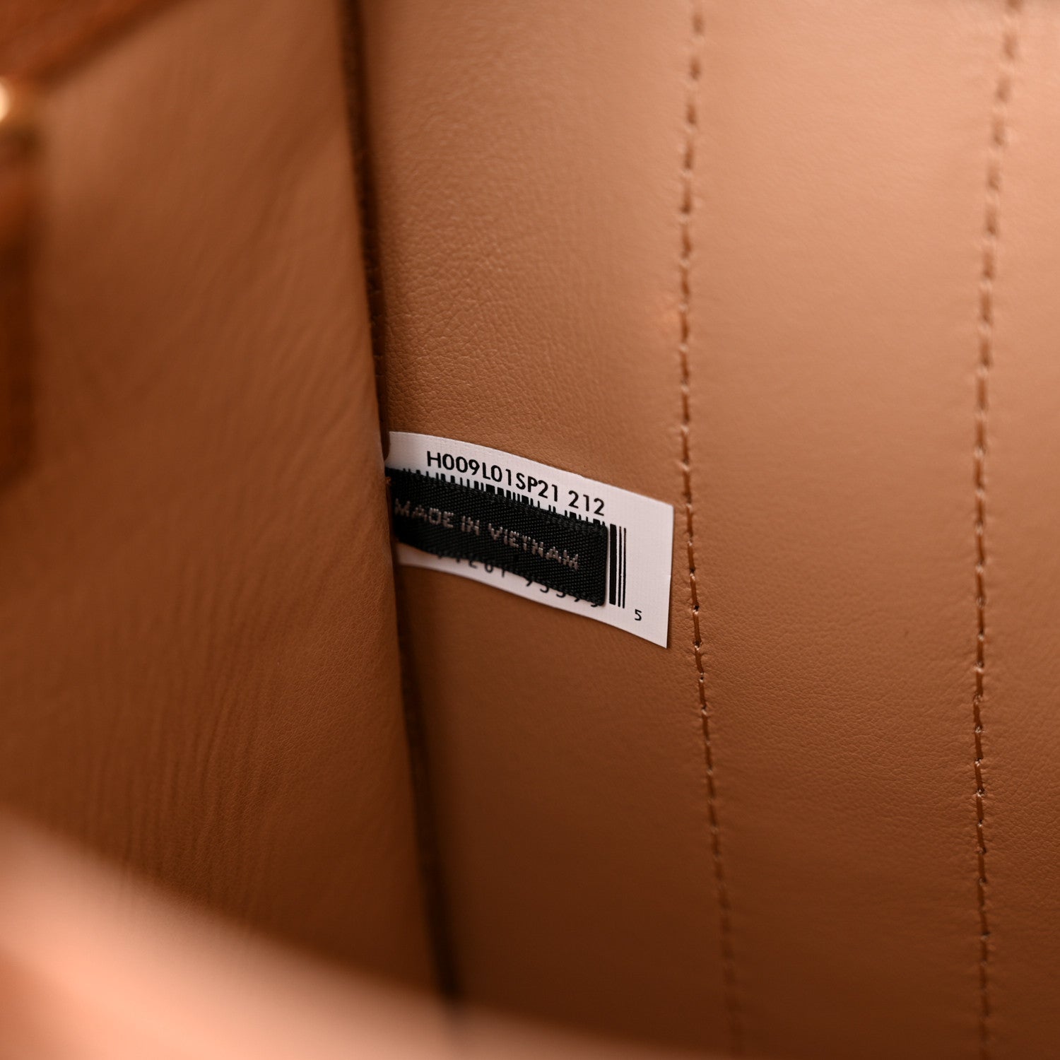 Marc Jacobs Grained Calfskin Small The Tote Bag Argan Oil 7 of 10