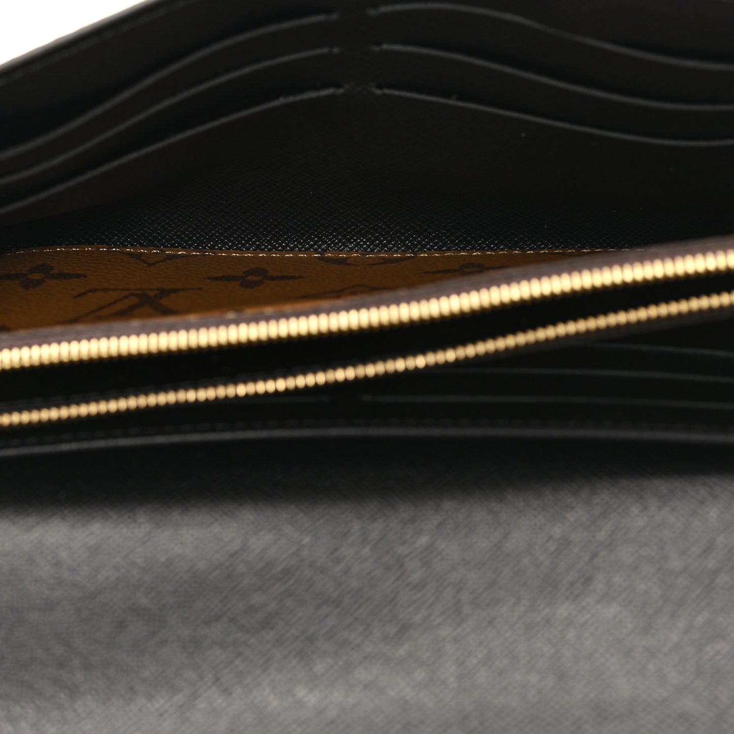 Reverse Monogram Giant Sarah Wallet