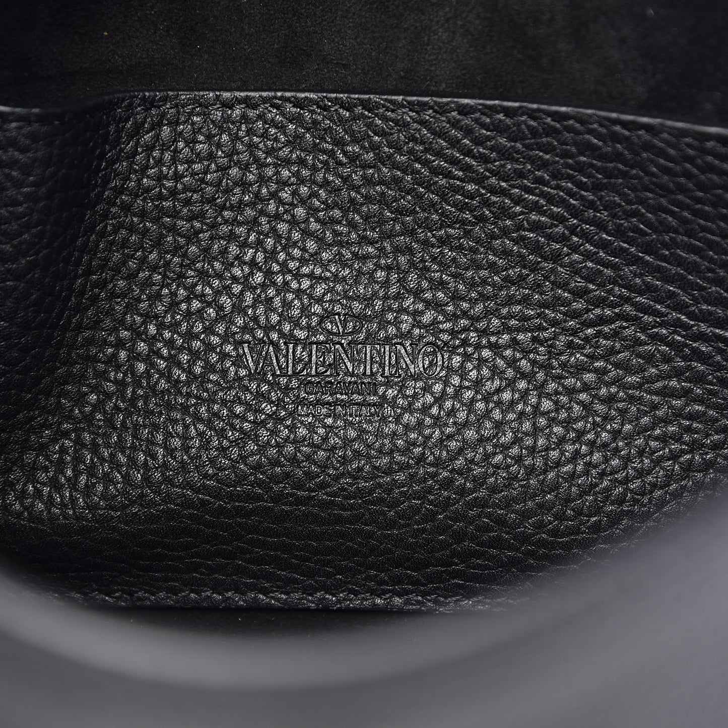 Pebbled Calfskin Medium Rockstud Flip Lock Crossbody Bag Black