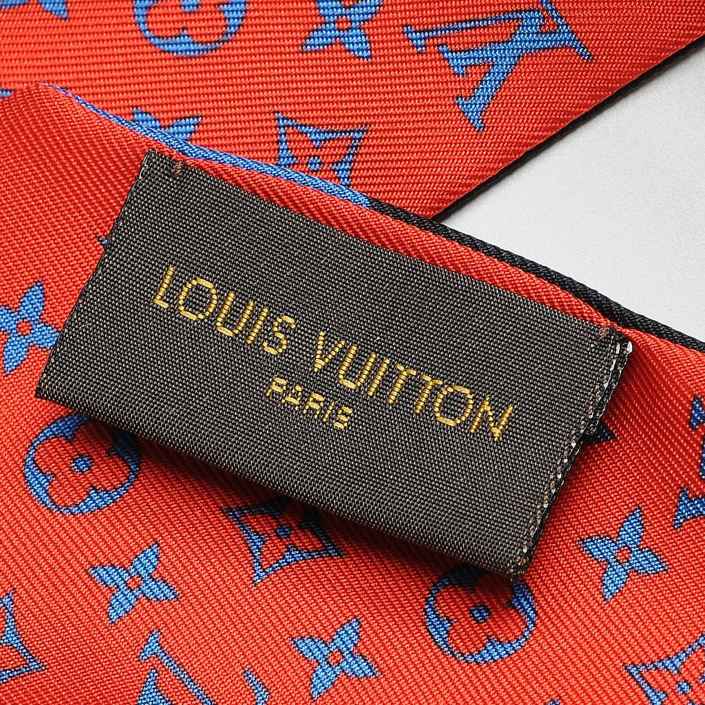 Silk Monogram World Tour Stickers BB Bandeau Rouge