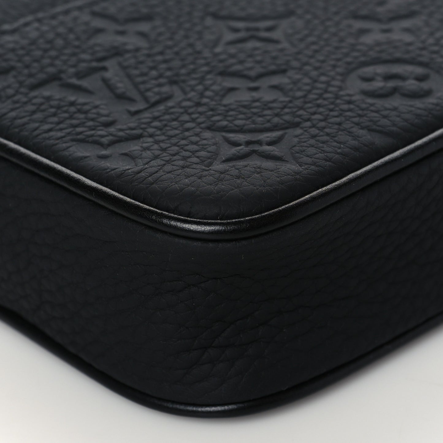 Taurillon Monogram Uniformes Solar Ray Soft Pochette Volga Belt Bag Black