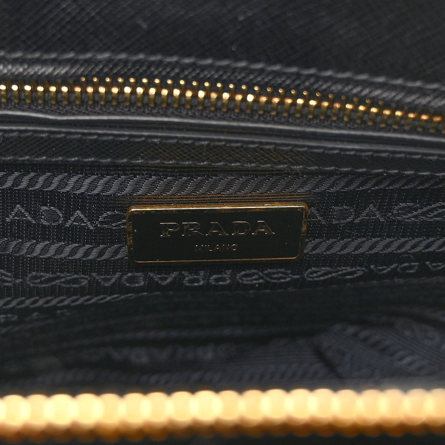 Saffiano Small Galleria Double Zip Tote Black