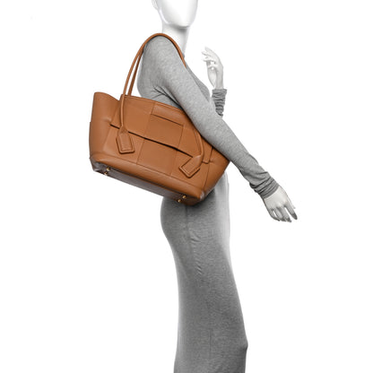 Bottega Veneta French Calfskin Maxi Intrecciato Medium Arco Nude 2 of 15