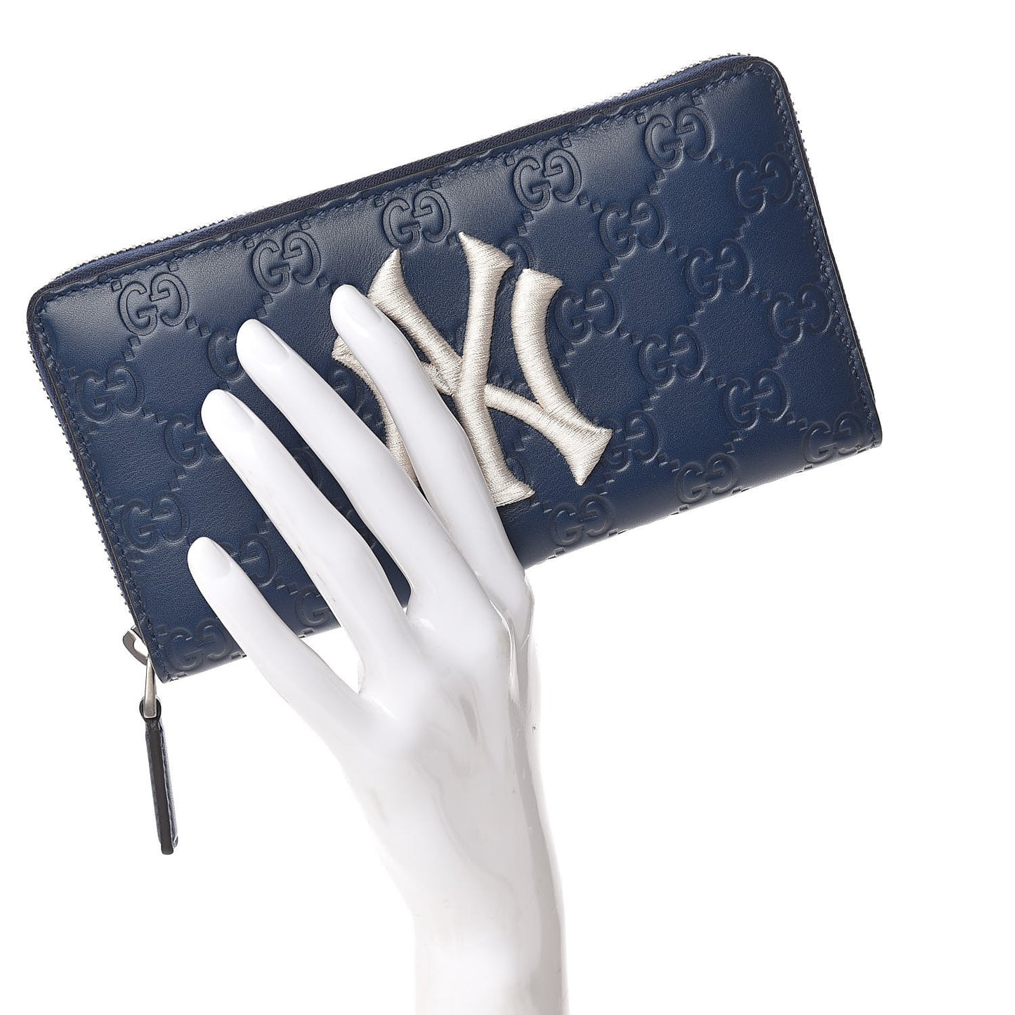 X MLB Guccissima Signature NY Yankees Embroidered Zip Around Wallet Royale Ivory