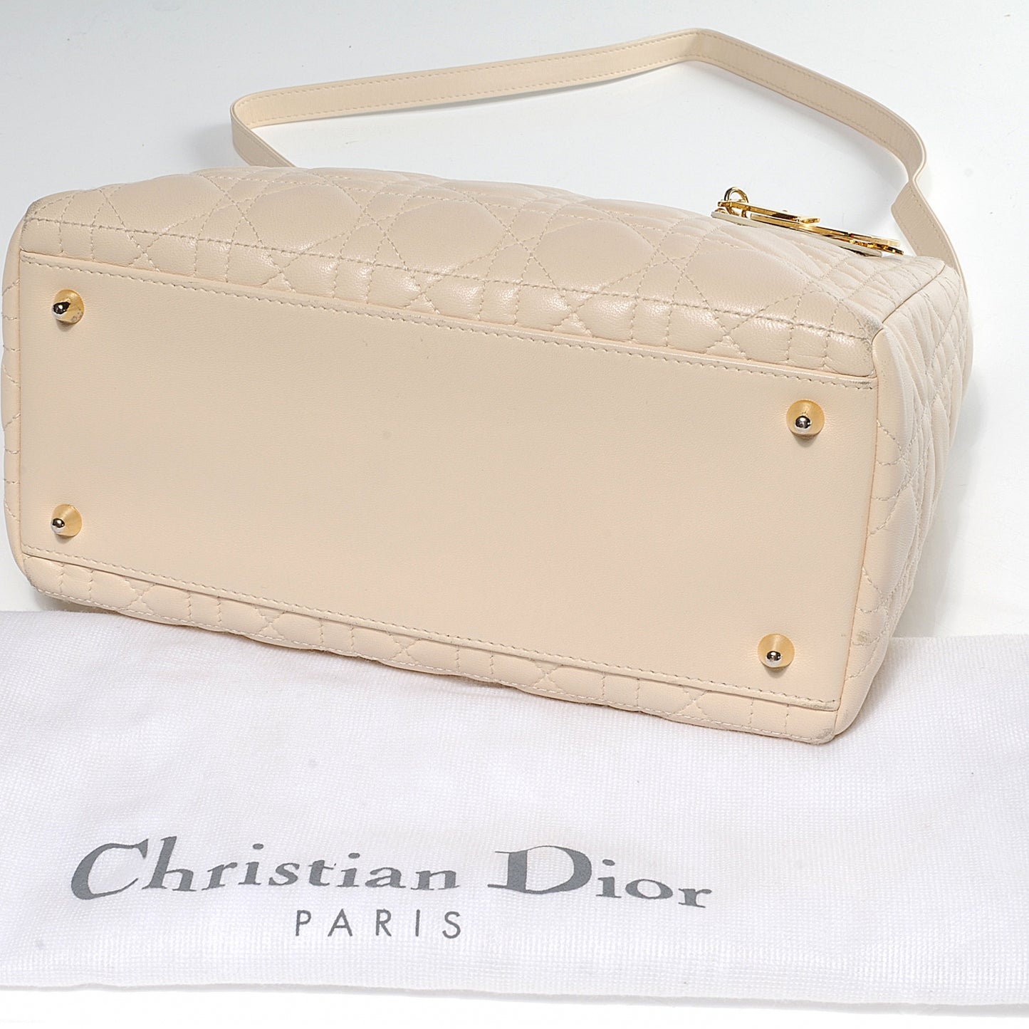 Lambskin Cannage Medium Lady Dior Beige
