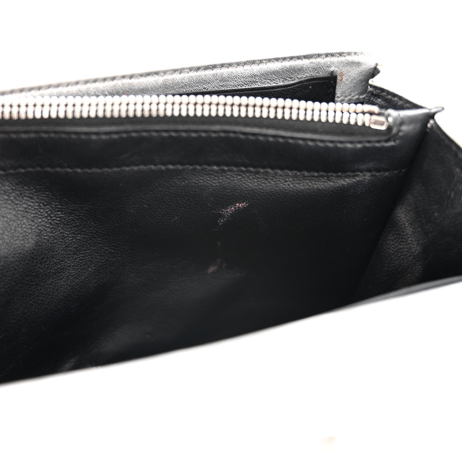 Saint Laurent Metallic Lambskin Matelasse Chevron Monogram Chain Wallet Argento 13 of 16