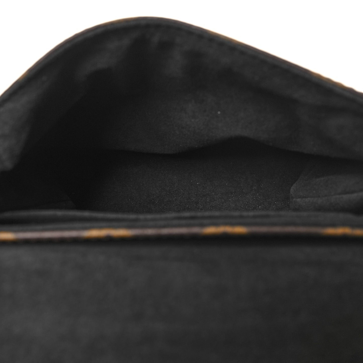 Monogram Locky BB Black