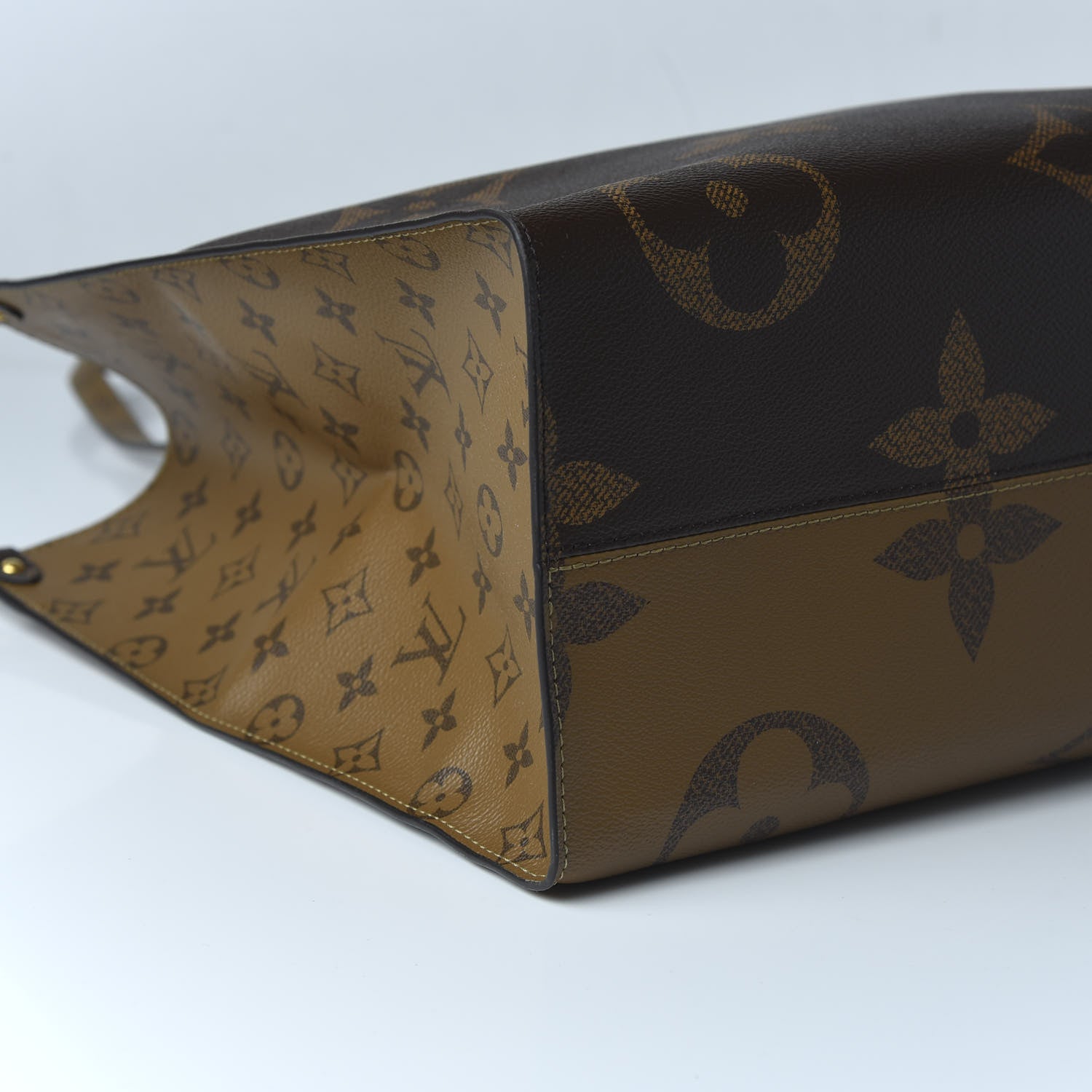 Louis Vuitton Reverse Monogram Giant Onthego GM 6 of 9