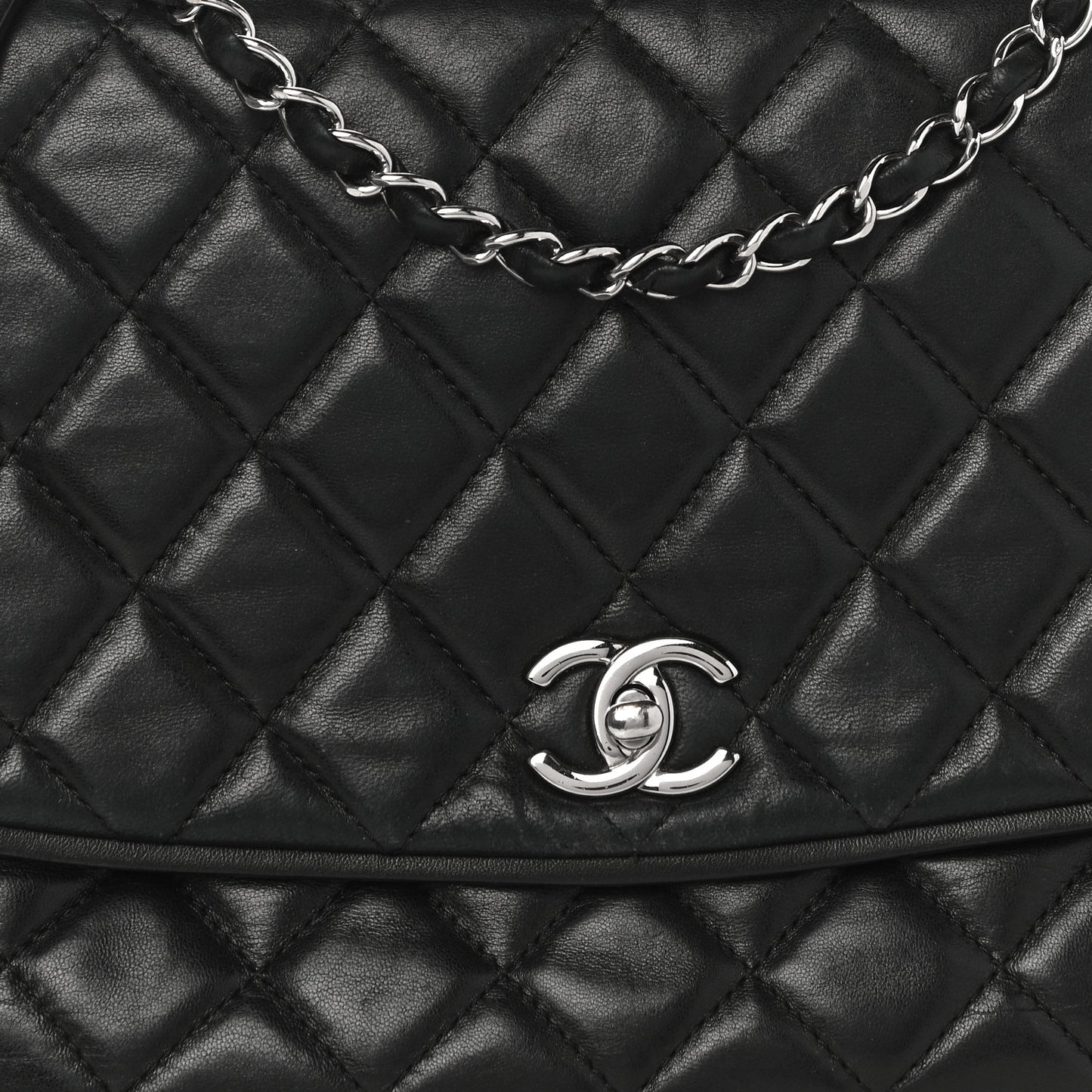 Lambskin Quilted Large Pagode Piping Flap Black