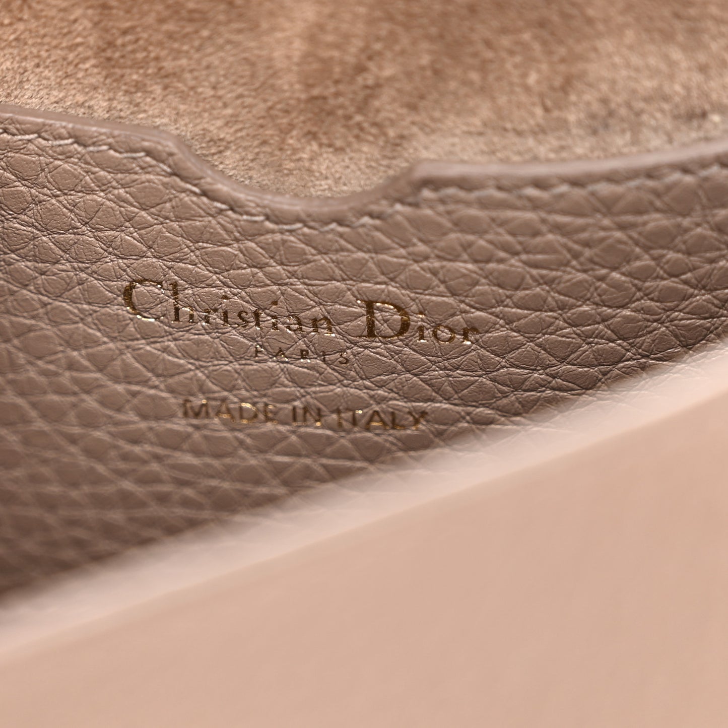 Grained Calfskin Medium Bobby Flap Warm Taupe